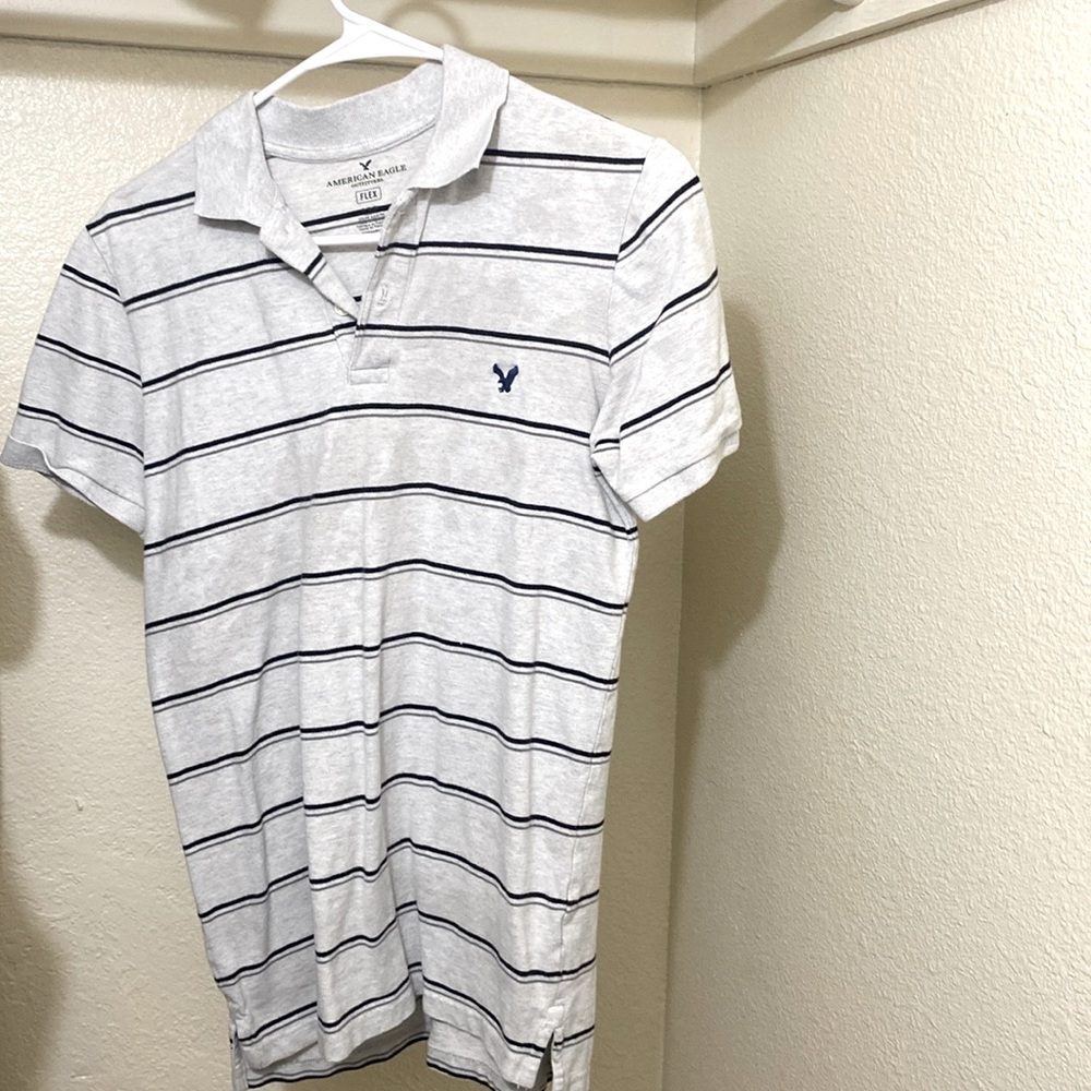 American Eagle outfitters “FLEX” Size small Grey/ Black Stripped collared shirt.